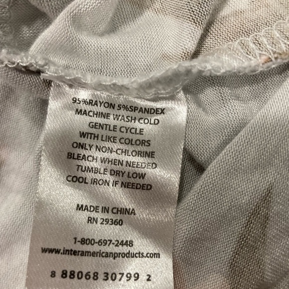 Size M leggings and crop top aet. Grey with floral print. - Picture 2 of 6